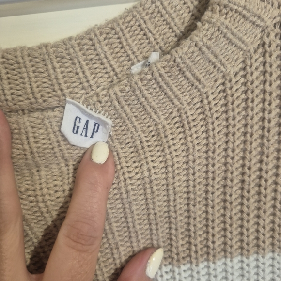 GAP Tan and White Striped Crew Neck Sweater - Picture 3 of 6